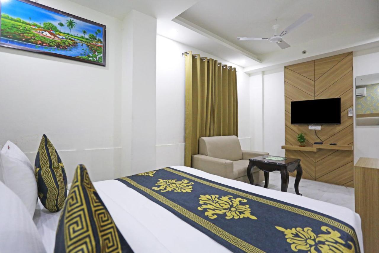 Hotel Decent Suites - Delhi Airport Nueva Delhi Exterior foto