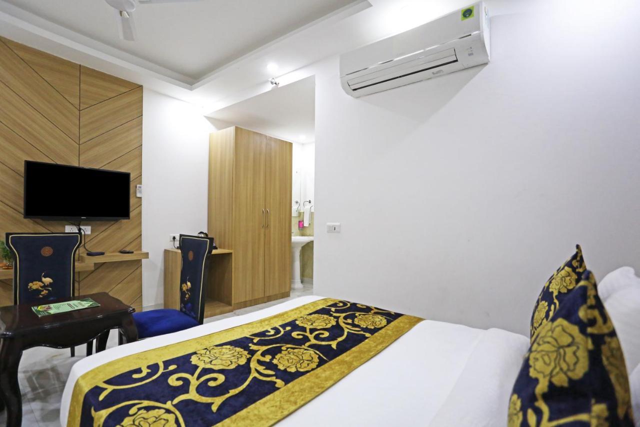 Hotel Decent Suites - Delhi Airport Nueva Delhi Exterior foto