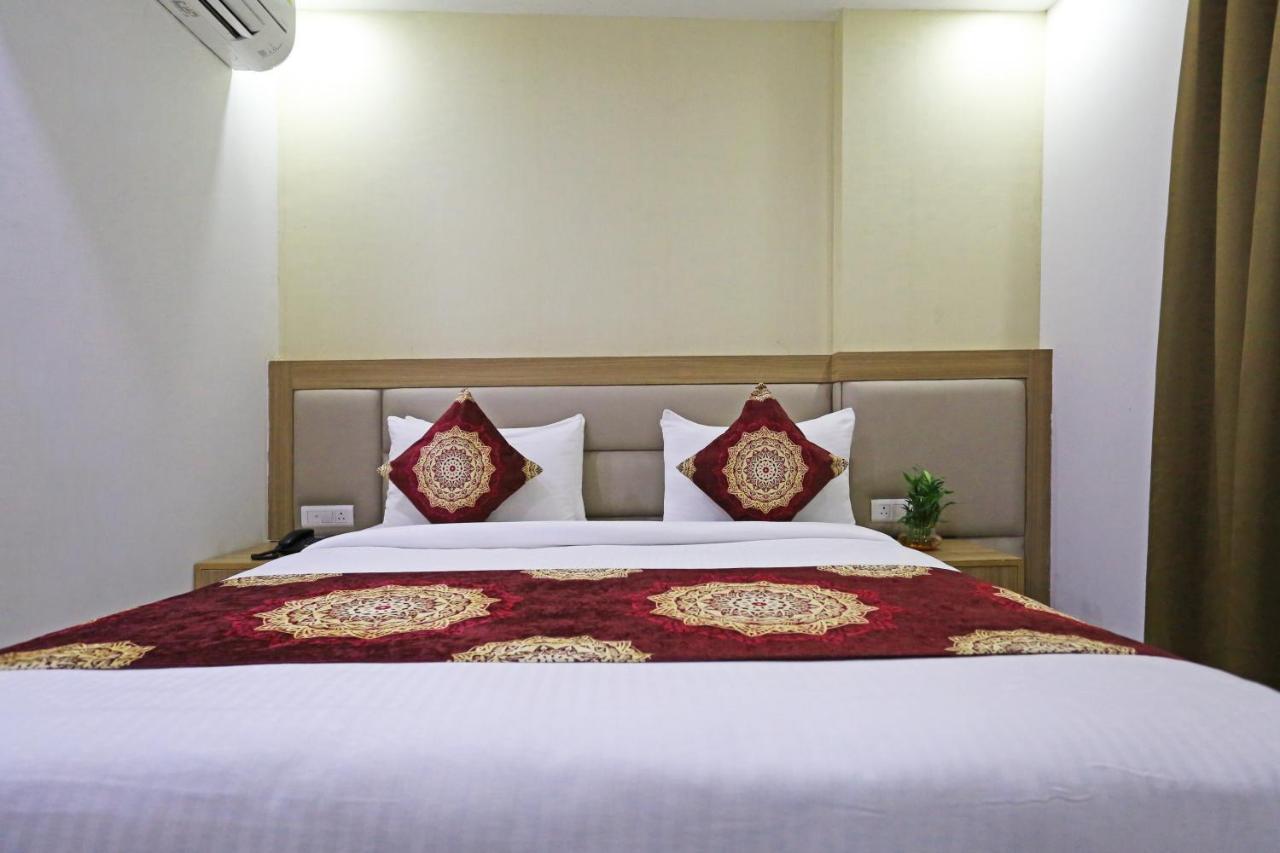 Hotel Decent Suites - Delhi Airport Nueva Delhi Exterior foto