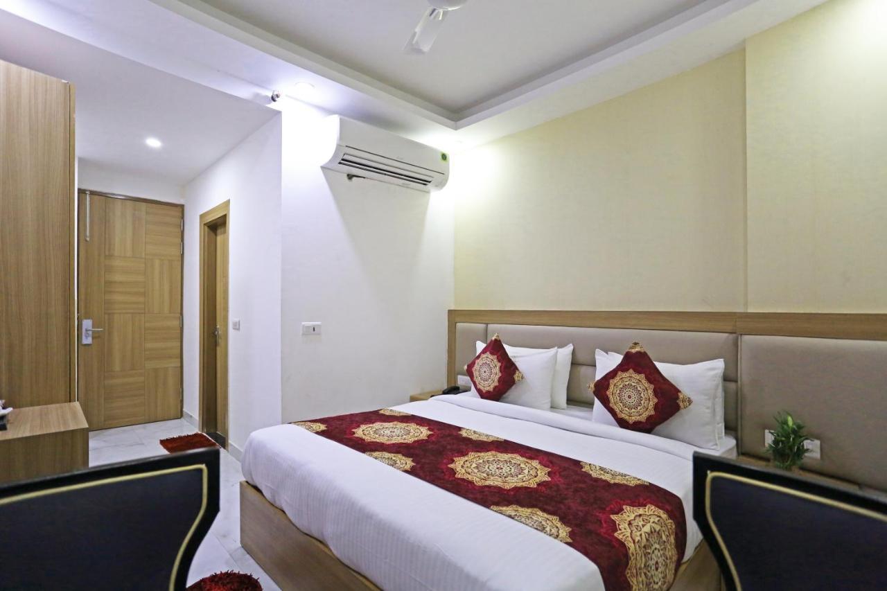 Hotel Decent Suites - Delhi Airport Nueva Delhi Exterior foto